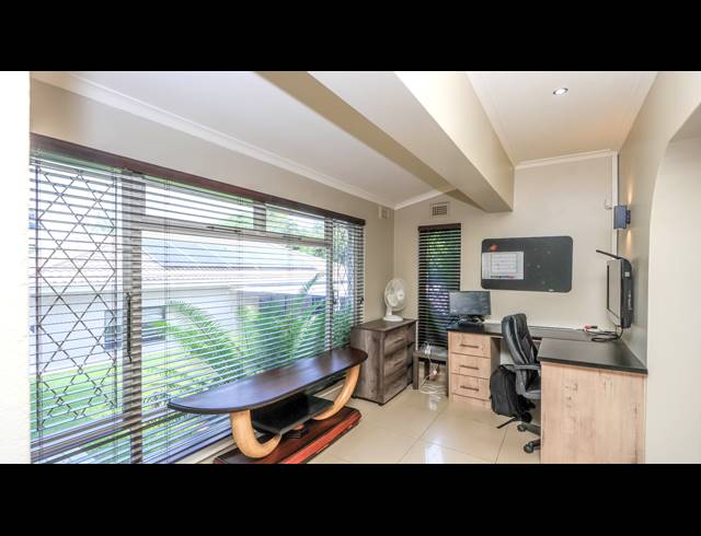 4 BEDROOM FREEHOLD FOR SALE IN HERRWOOD PARK